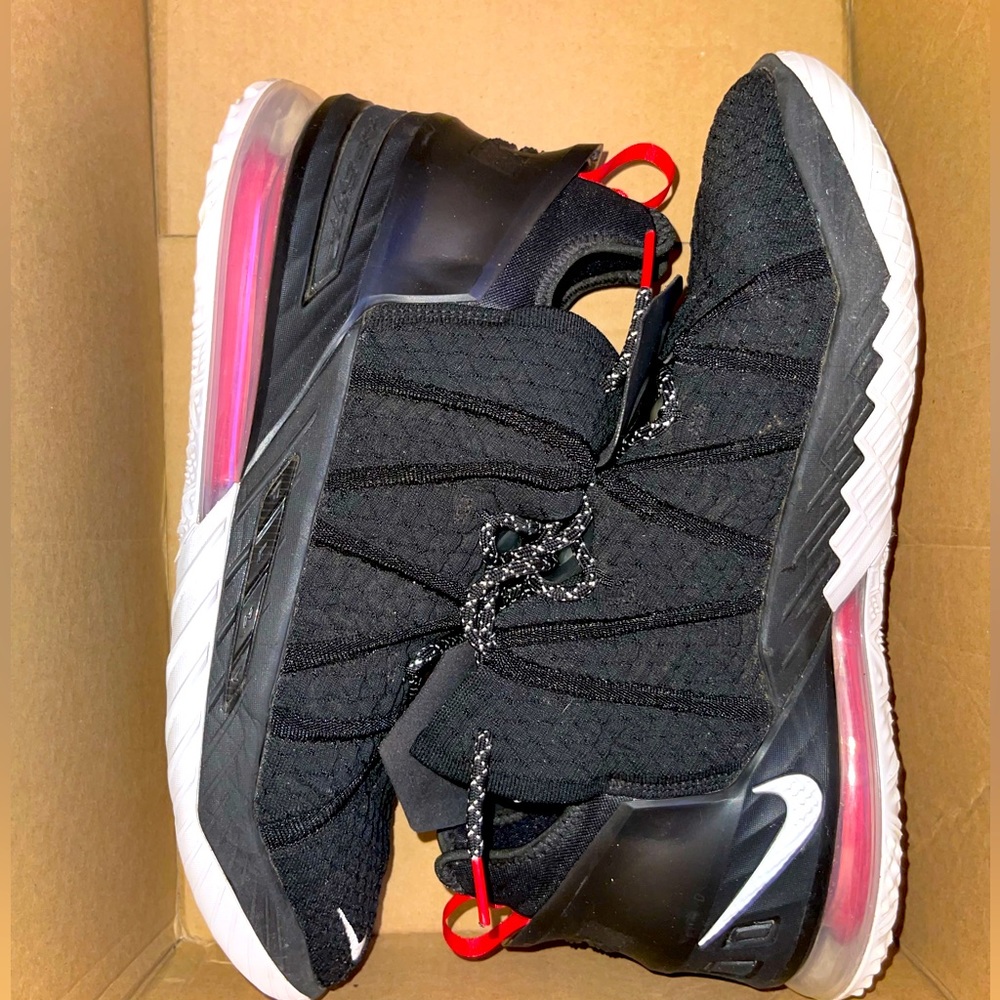 Nike Lebron James